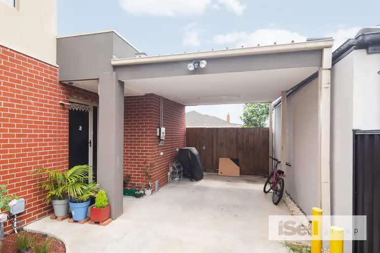 Main view of Homely unit listing, 3/4 Ashdale Court, Springvale VIC 3171