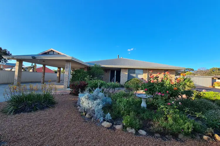 2 Gardenia Street, Katanning WA 6317