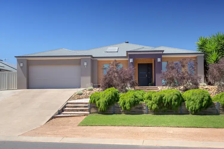 4 Craig Circuit, Leneva VIC 3691
