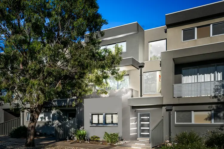 18/13 Greville Street, Caroline Springs VIC 3023