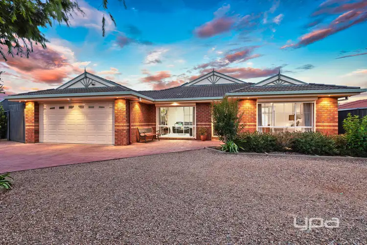 12 Coorong Place, Burnside VIC 3023