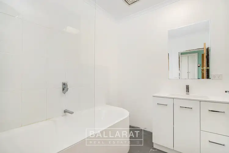 Fifth view of Homely unit listing, 5 Chevron Court, Lake Wendouree VIC 3350