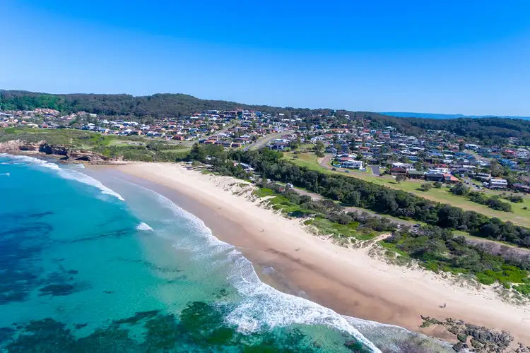 16 Callistemon Close, Caves Beach NSW 2281