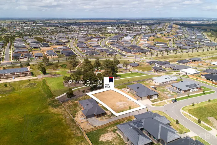 12 Fenton Crescent, Pakenham VIC 3810