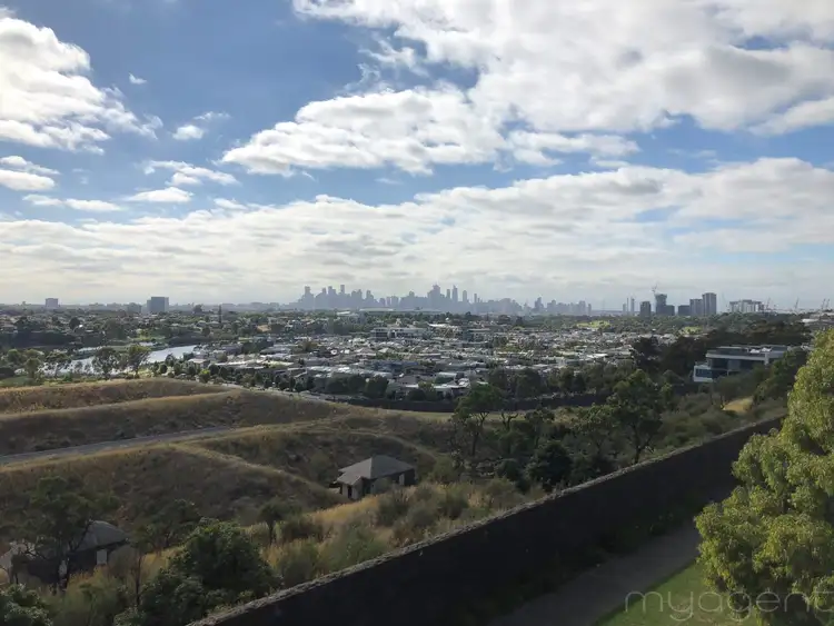 206/80 La Scala Avenue