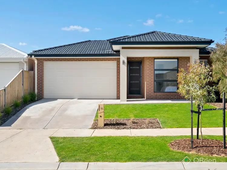 18 Songlark Crescent, Carrum Downs VIC 3201