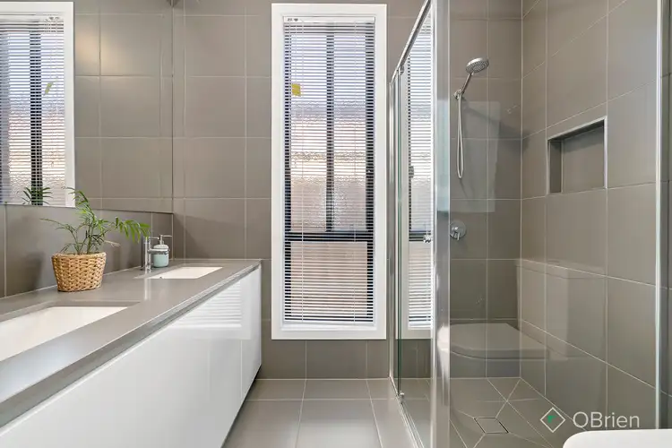 Fifth view of Homely house listing, 18 Songlark Crescent, Carrum Downs VIC 3201