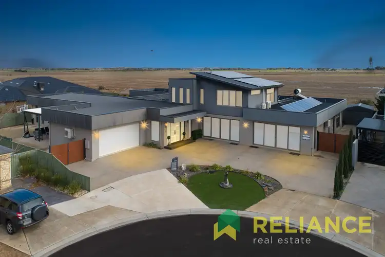 10 Liriope Green, Caroline Springs VIC 3023