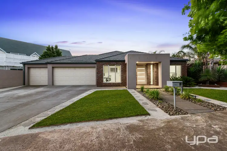 4 Holcolme Street, Caroline Springs VIC 3023