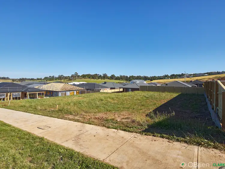 27 Cinnamon Street, Drouin VIC 3818
