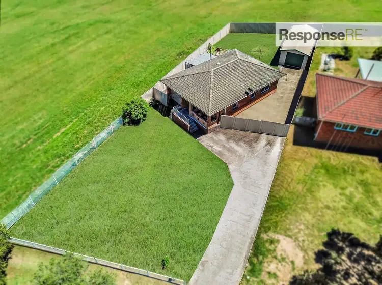 8 Aurora Drive, Whalan NSW 2770