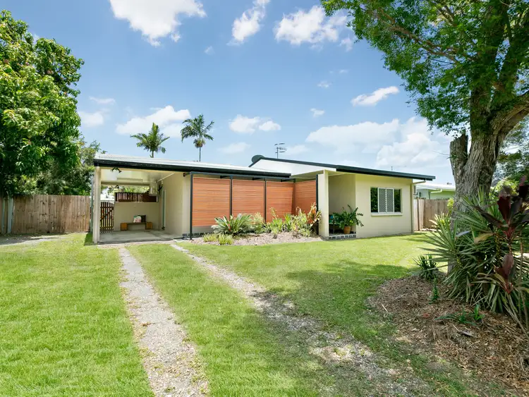 6 Paradise Close, White Rock QLD 4868