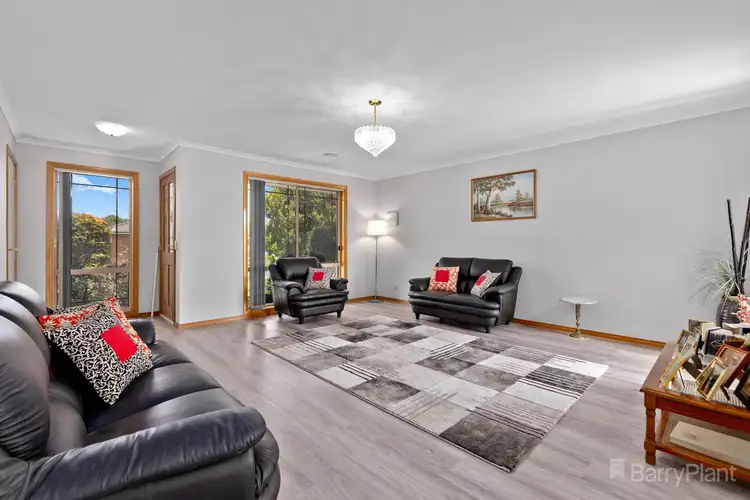 Fifth view of Homely house listing, 2 Capri Court, Pakenham VIC 3810