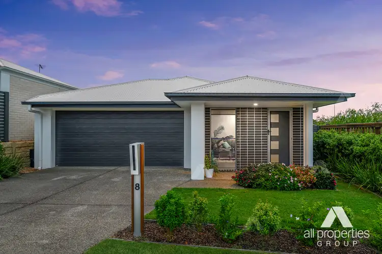 8 Hinkler Way, Park Ridge QLD 4125
