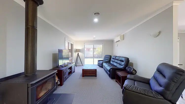 Second view of Homely house listing, 4 Springfield Court, Traralgon VIC 3844