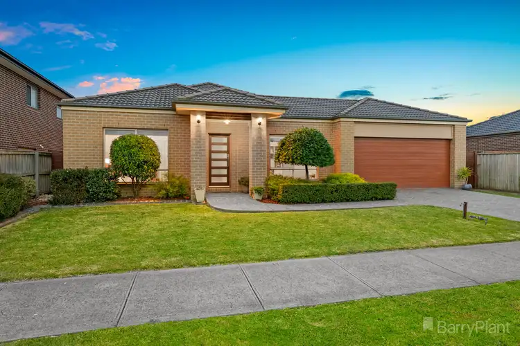 18 Whiteley Way, Pakenham VIC 3810
