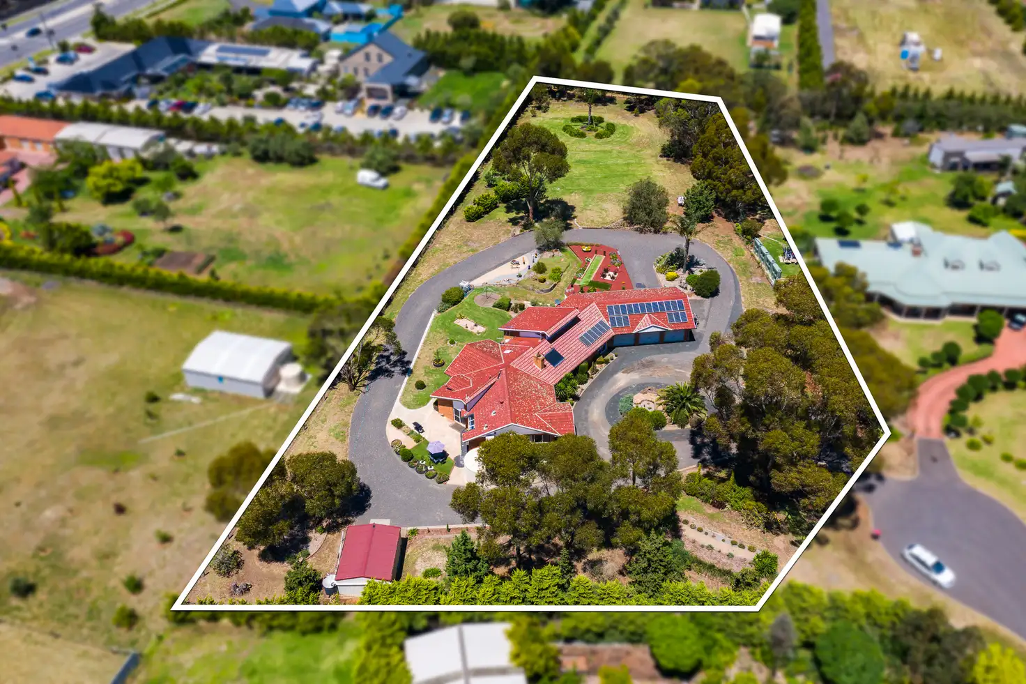 Main view of Homely house listing, 2 Laurina Court, Hillside VIC 3037