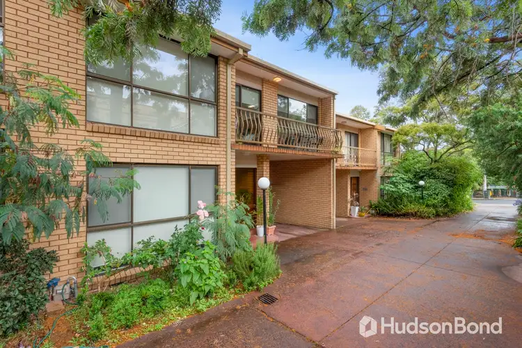 2/6 Firth Street, Doncaster VIC 3108