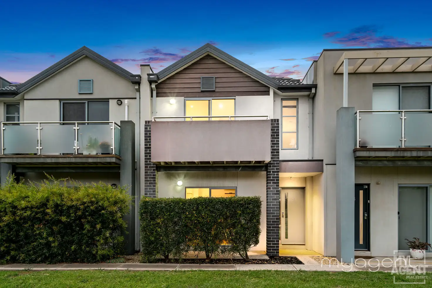 Main view of Homely townhouse listing, 15 Angeline Way, Craigieburn VIC 3064