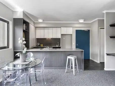 3/8 Sayers Street