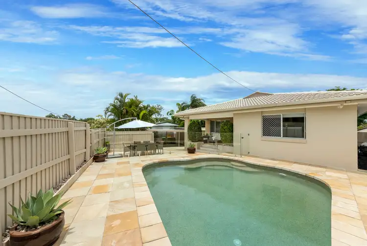 39 Cooleroo Crescent, Southport QLD 4215