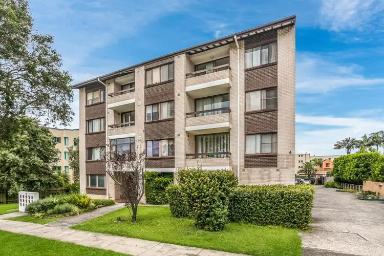 8/4 Pleasant Avenue, North Wollongong NSW 2500