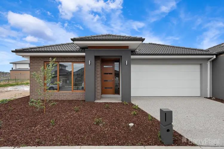 5 Venetia Way, Cranbourne South VIC 3977