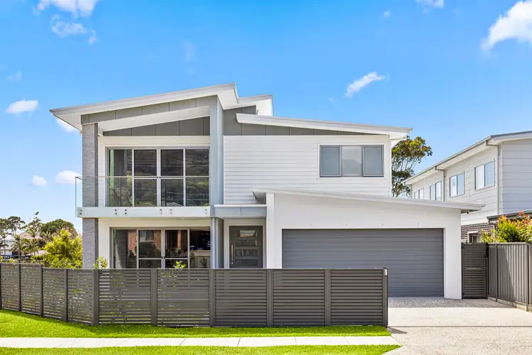 17 Meadow Street, Tarrawanna NSW 2518