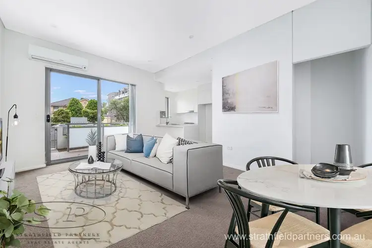 2/60-64 Essington Street