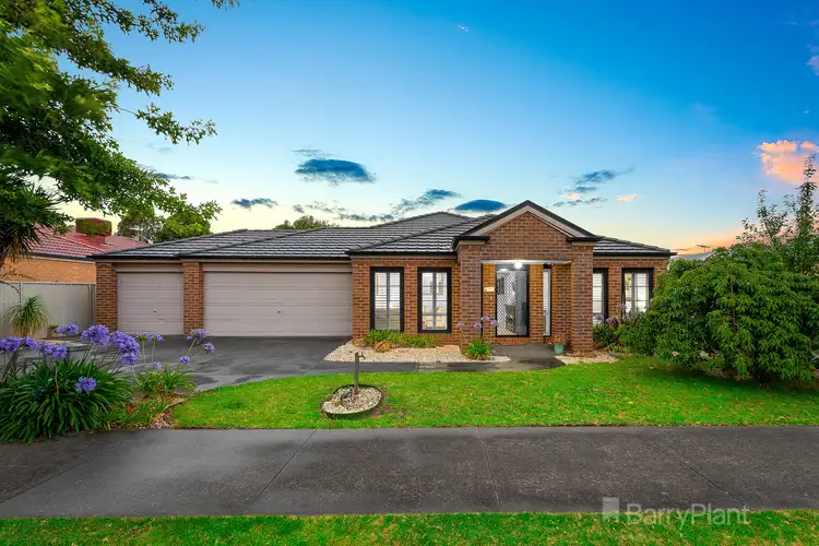 76 Oaklands Way, Pakenham VIC 3810