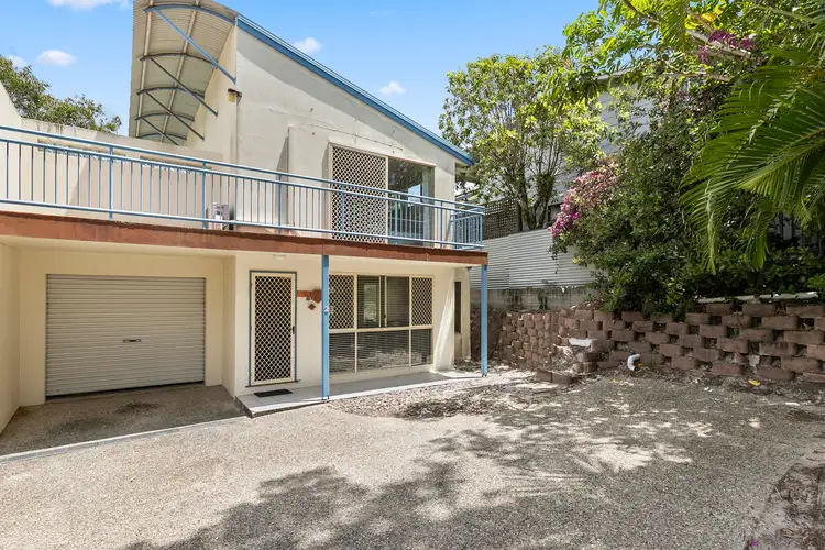 2/3 Plover Street