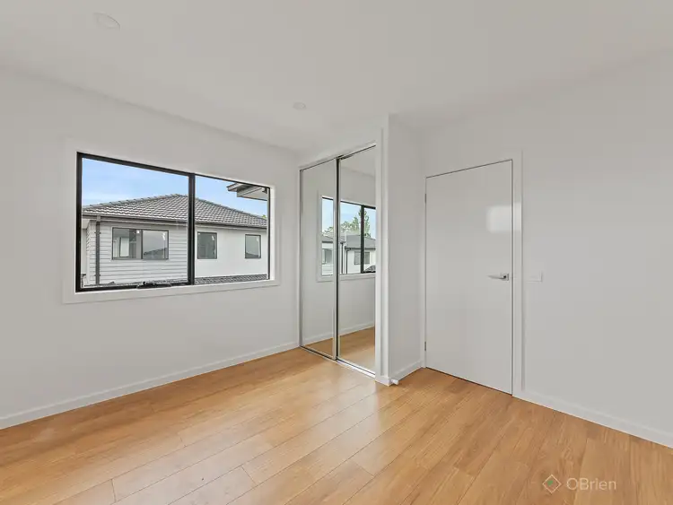 Fifth view of Homely house listing, 2/11 Sylvanwood Crescent, Narre Warren VIC 3805