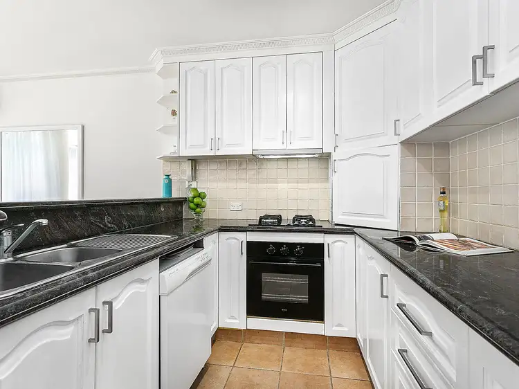 Third view of Homely apartment listing, 2/7 Francis Street, Dee Why NSW 2099