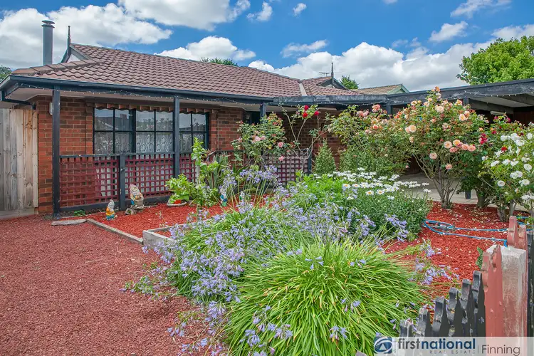 8 Leanna Court, Cranbourne West VIC 3977