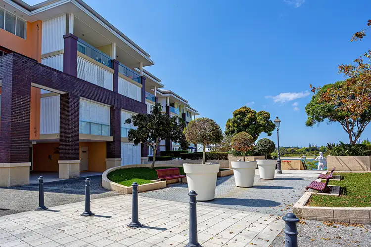 24/3027 The Boulevard, Carrara QLD 4211