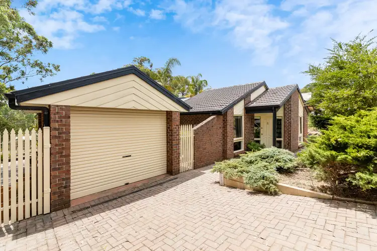 8 Crossdale Drive, Aberfoyle Park SA 5159