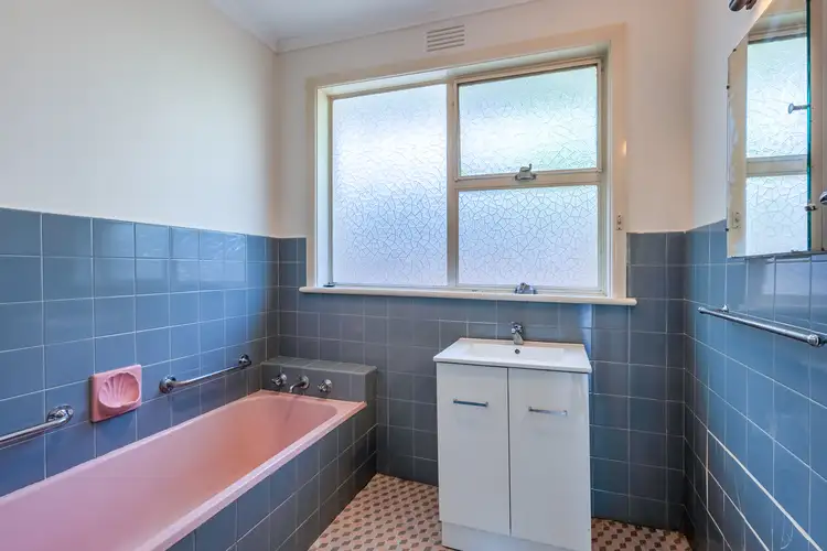 Fifth view of Homely house listing, 2 Homebush Crescent, Hawthorn East VIC 3123