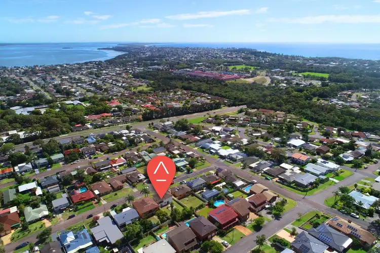 Fourth view of Homely house listing, 10 Hillcrest Avenue, Bateau Bay NSW 2261
