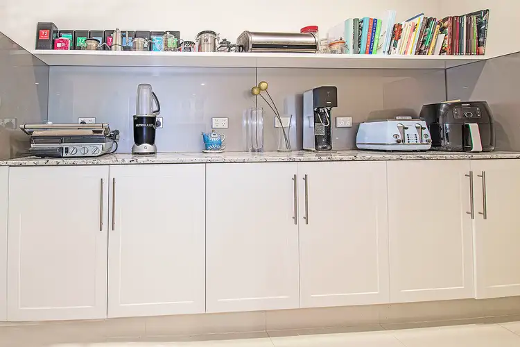 Seventh view of Homely house listing, 10 Benalla Court, Parkwood QLD 4214