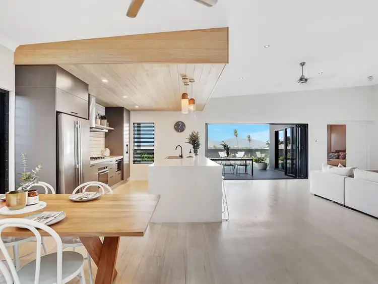 118 McFarlane Drive, Kanimbla QLD 4870