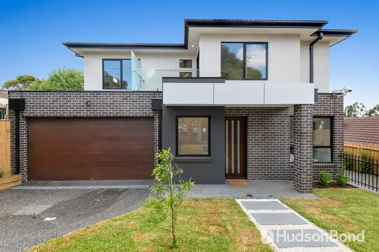 1/2 Boronia Grove, Doncaster East VIC 3109