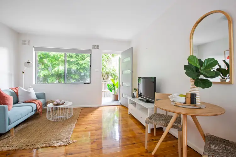 2/37 Adams Street, Curl Curl NSW 2096