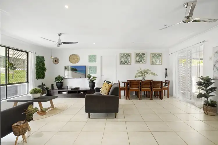 8 Dearne Place, Carrara QLD 4211