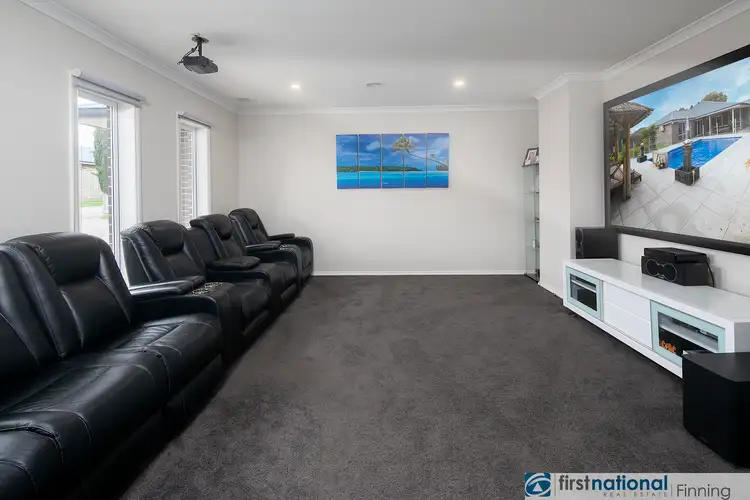 Fifth view of Homely house listing, 10 Durnoch Place, Cranbourne VIC 3977