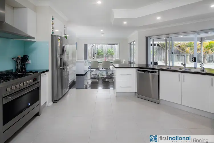 Seventh view of Homely house listing, 10 Durnoch Place, Cranbourne VIC 3977