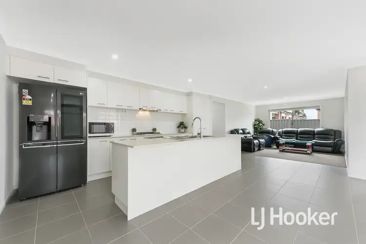 Sixth view of Homely house listing, 28 Benedetto Crescent, Cranbourne East VIC 3977
