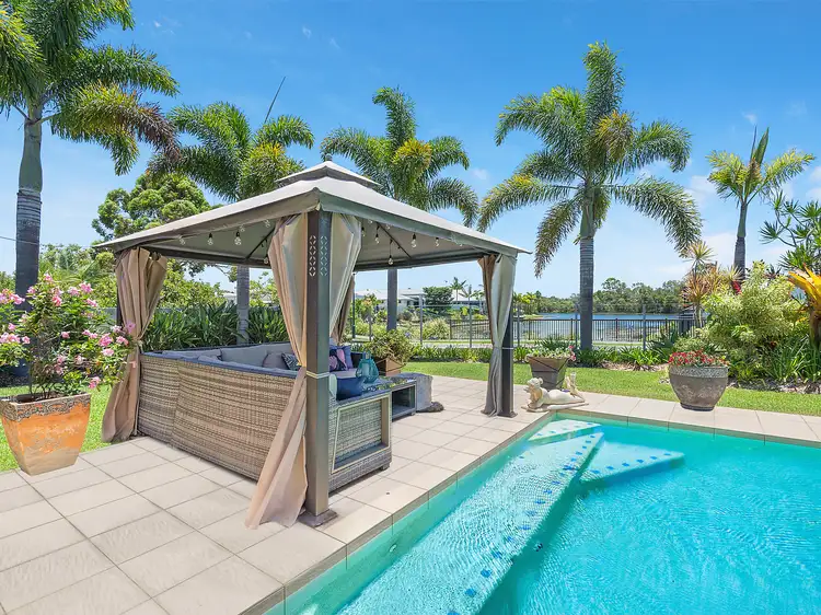 9 Sovereign Circuit, Pelican Waters QLD 4551