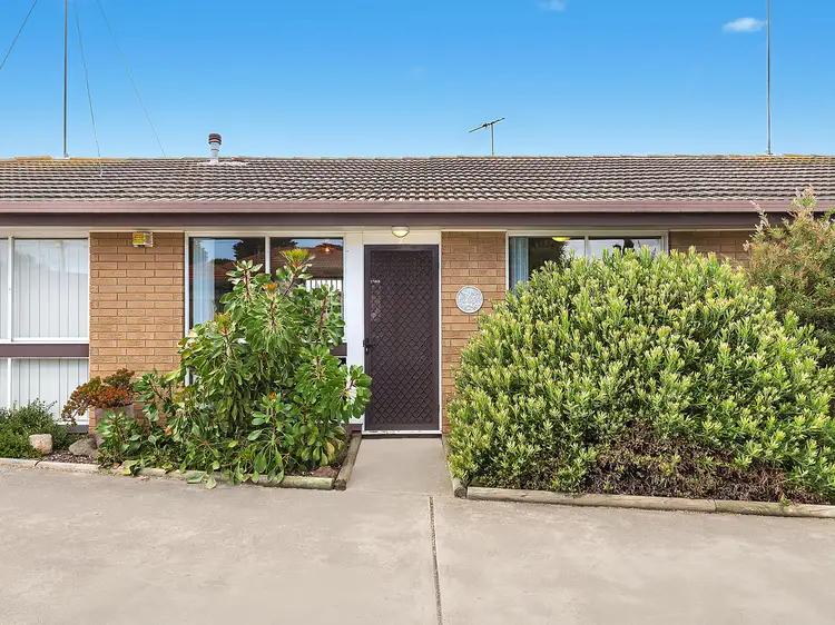 2/6 Casaceli Court, Whittington VIC 3219