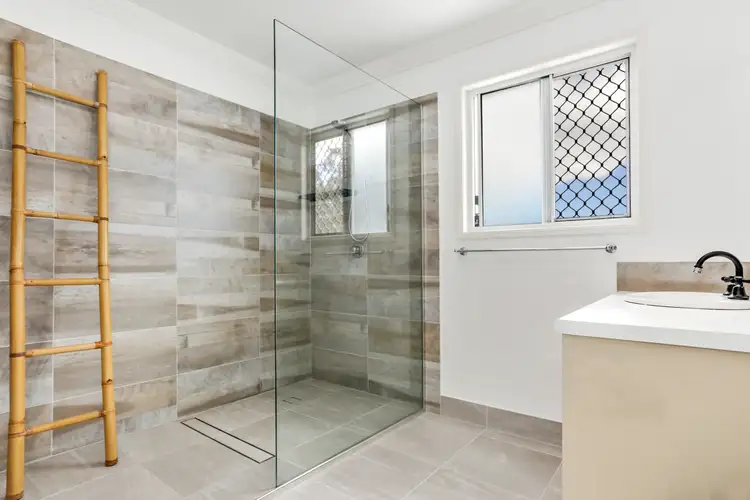 Seventh view of Homely house listing, 2/5 Winston Drive, Bongaree QLD 4507