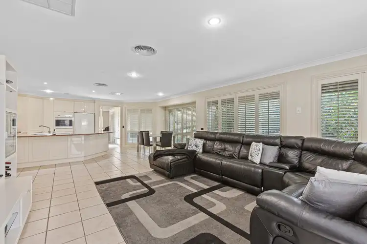 Fifth view of Homely house listing, 4 Leichardt Close, Taylors Lakes VIC 3038